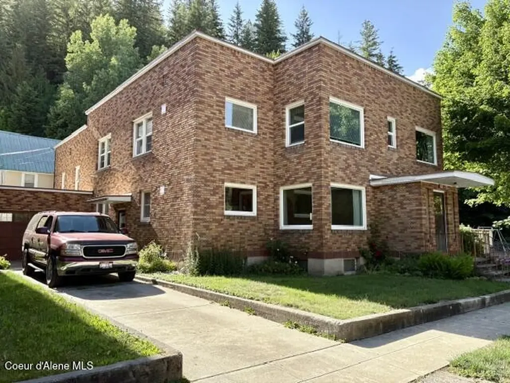 302 2nd Street Wallace ID 83873