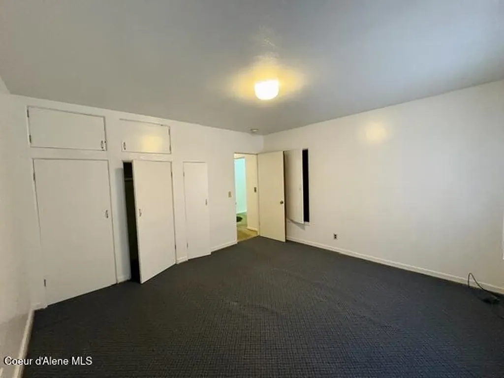 302 2nd Street Wallace ID 83873