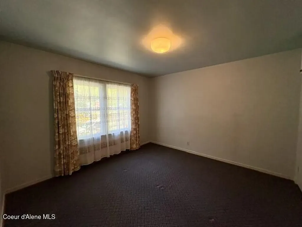 302 2nd Street Wallace ID 83873