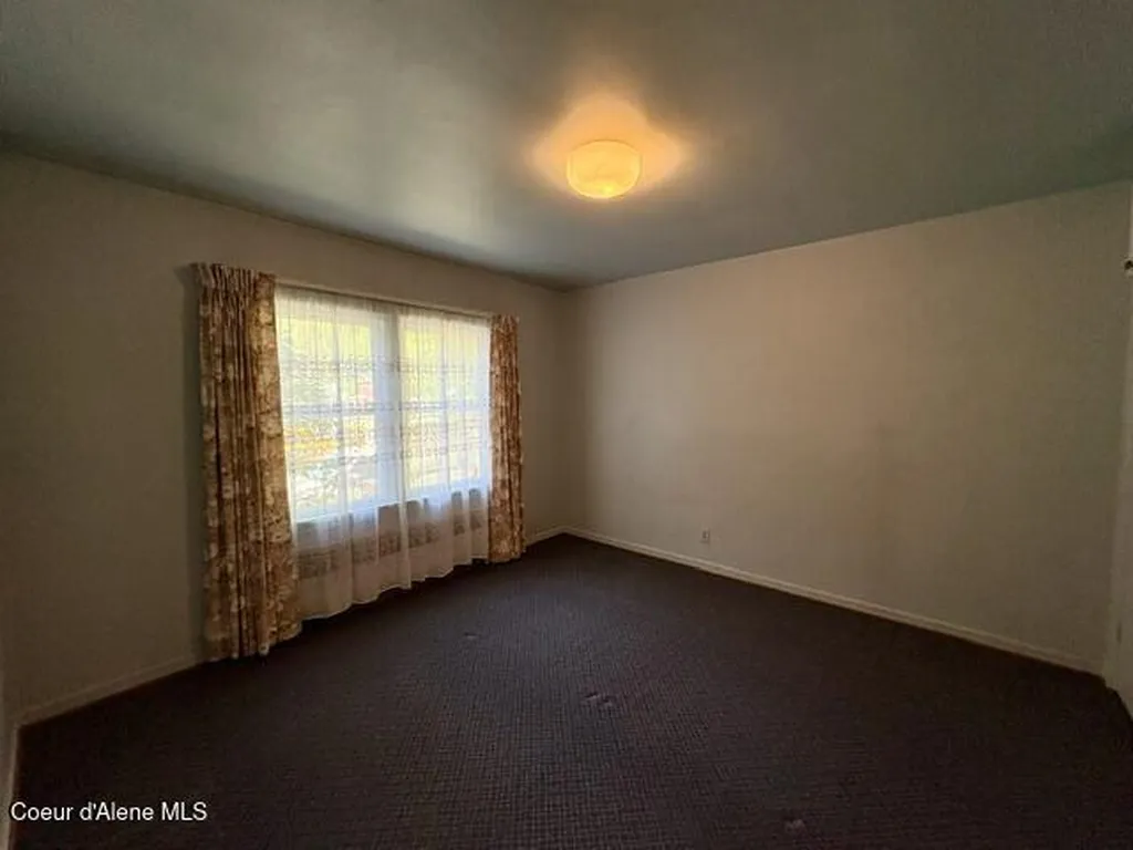 302 2nd Street Wallace ID 83873