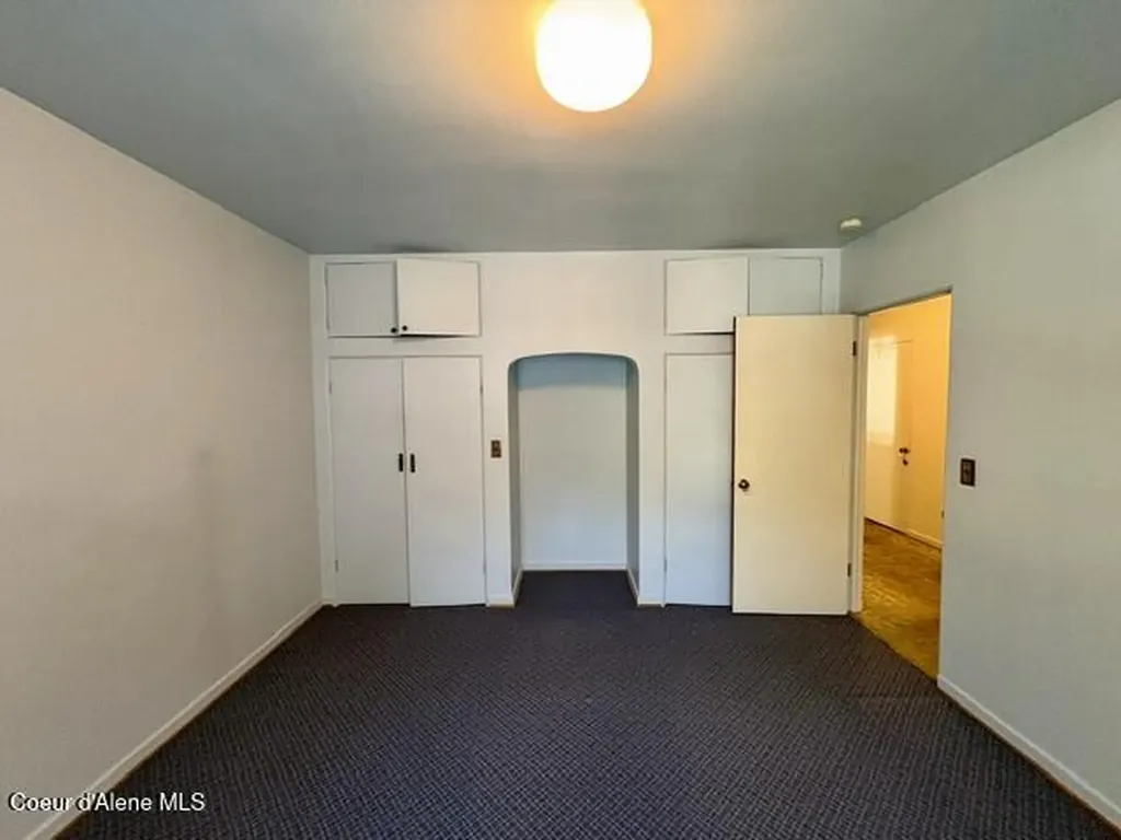 302 2nd Street Wallace ID 83873