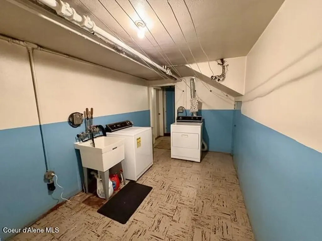 302 2nd Street Wallace ID 83873