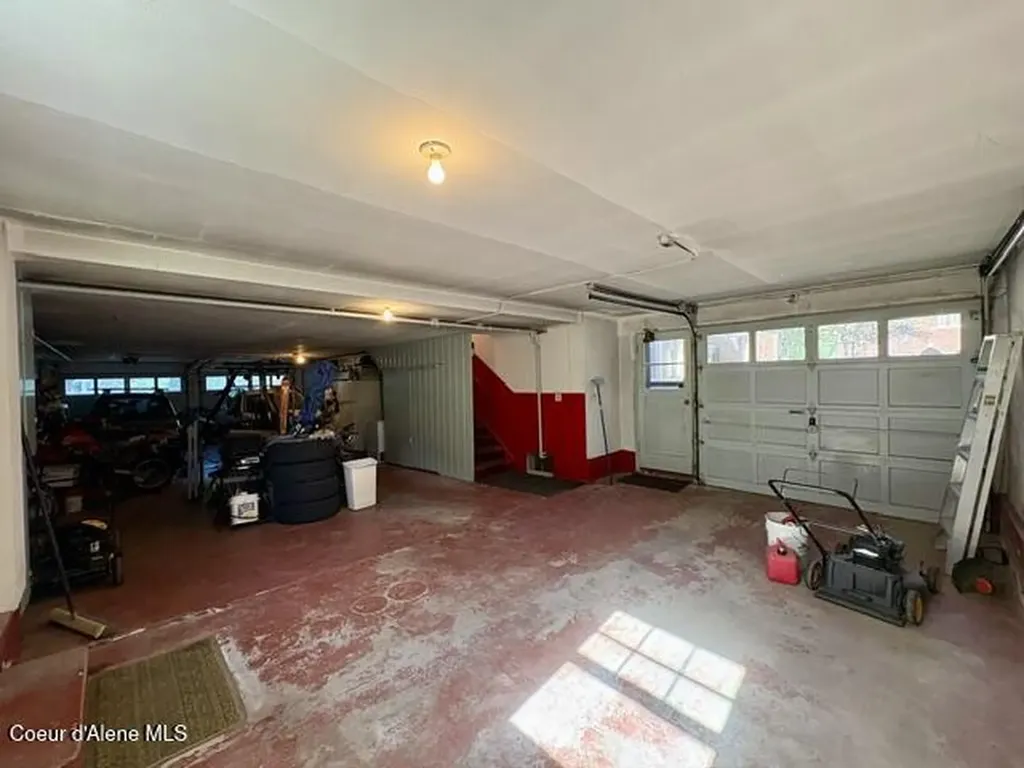 302 2nd Street Wallace ID 83873