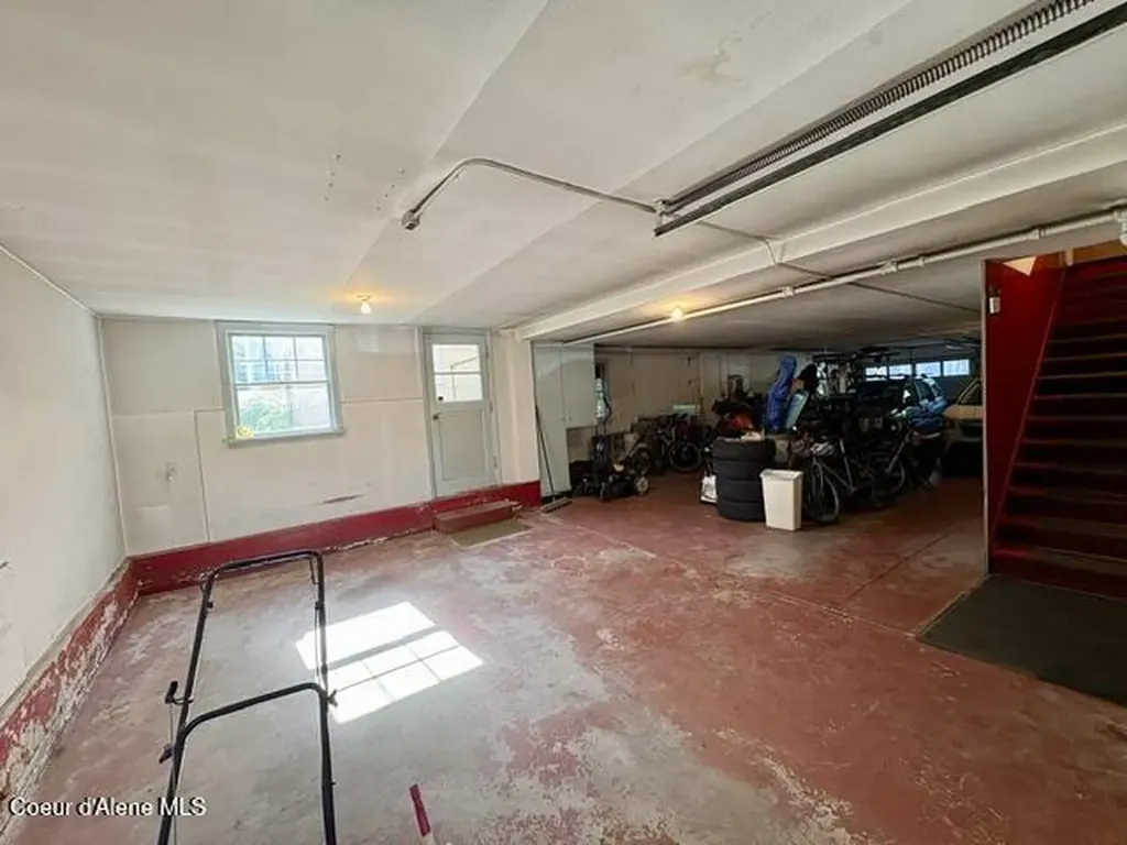 302 2nd Street Wallace ID 83873