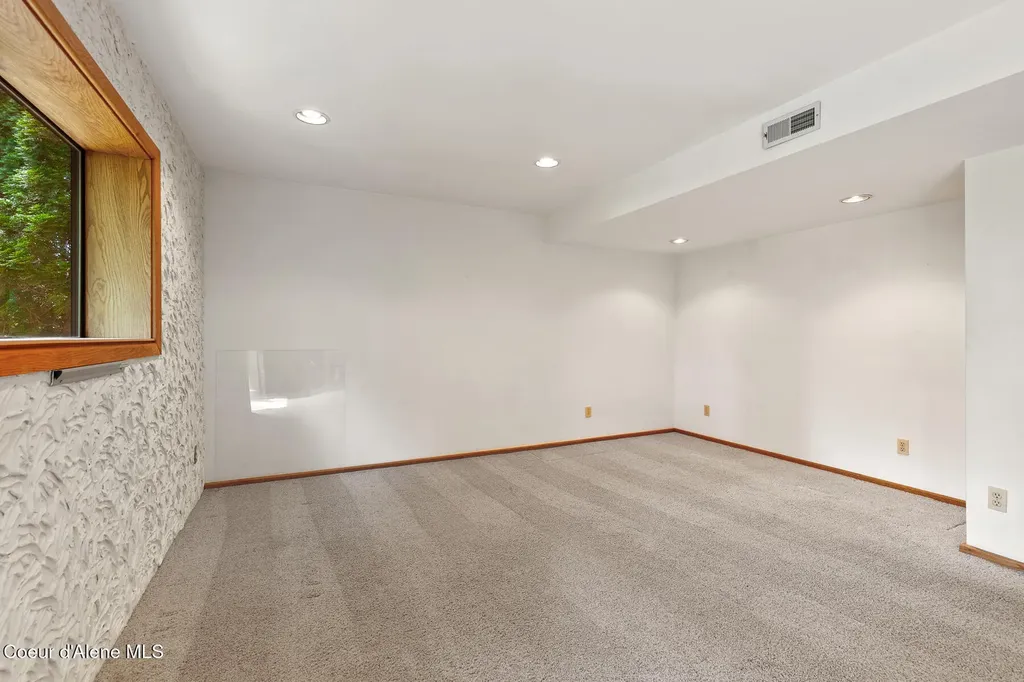 2916 E Harrison Avenue Coeur D'alene ID 83814