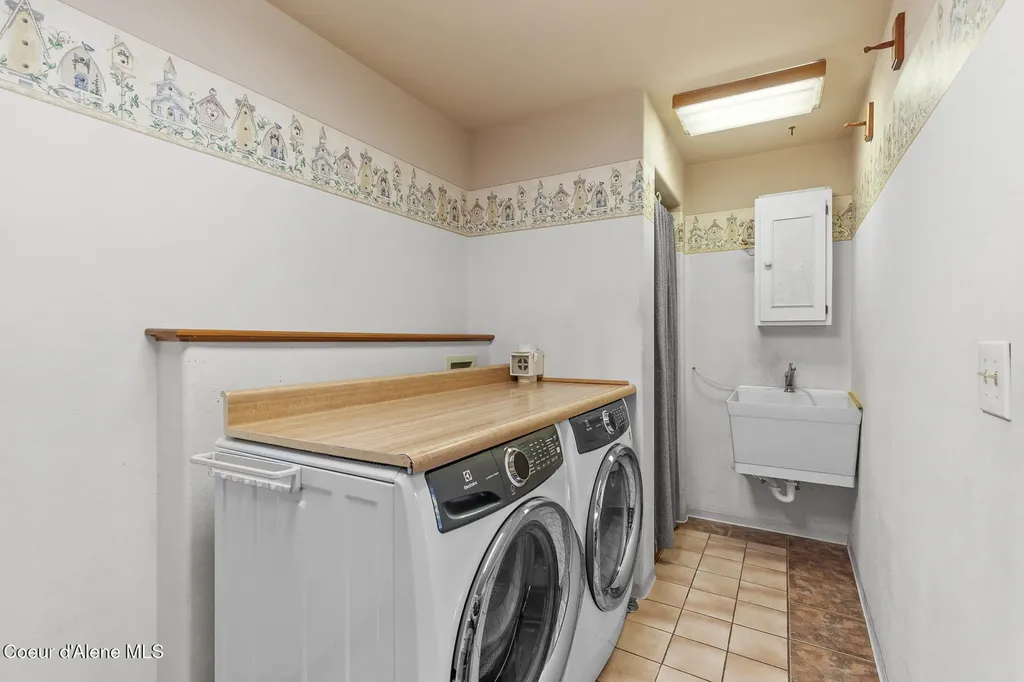 2916 E Harrison Avenue Coeur D'alene ID 83814