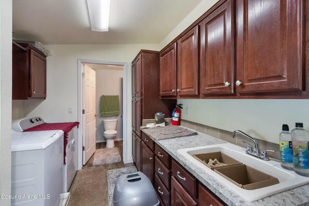 871 Foothill Drive Athol ID 83801
