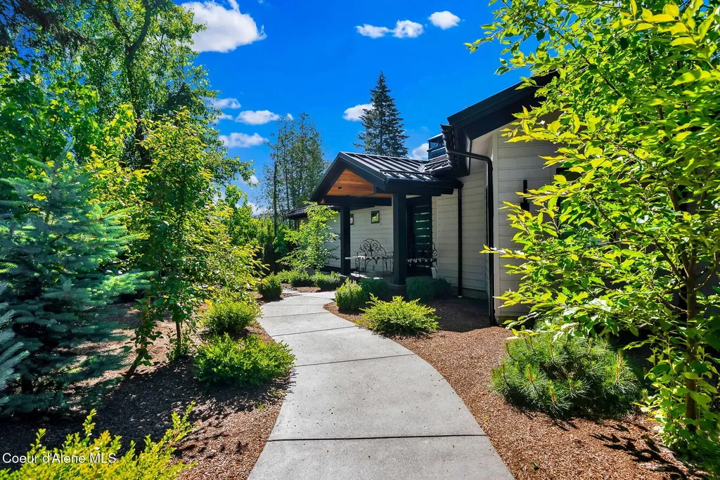 10536 N Lakeview Drive Hayden Lake ID 83835