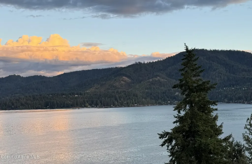 10536 N Lakeview Drive Hayden Lake ID 83835