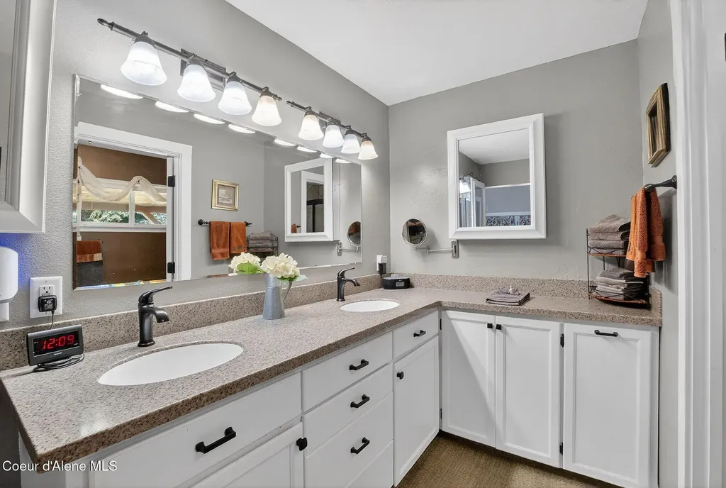 8831 Coyote Trail Road Newport WA 99156