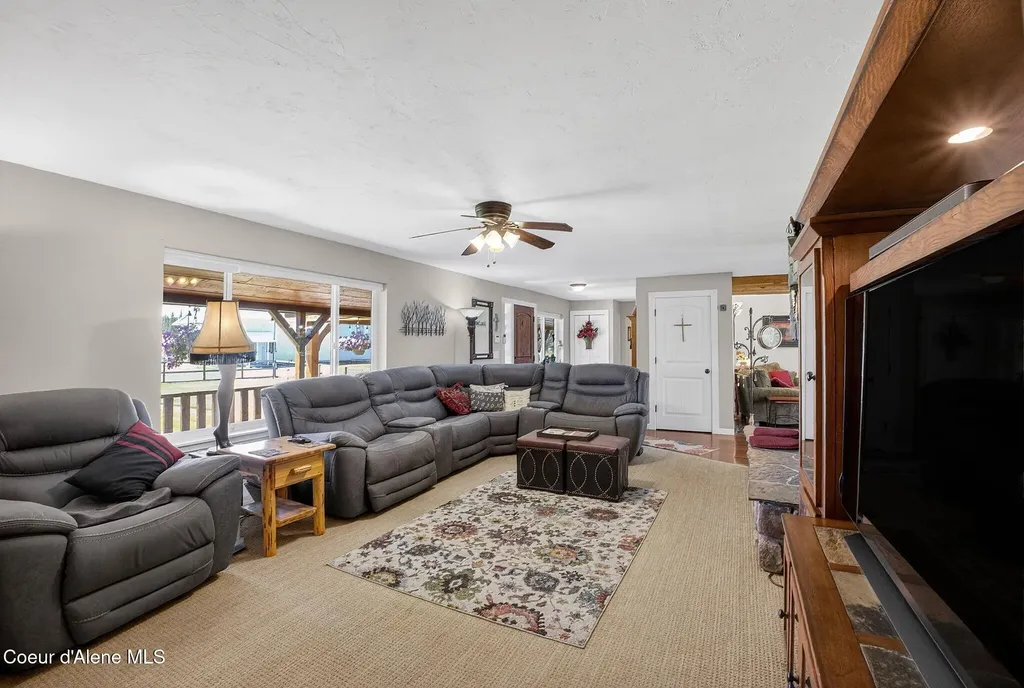 8831 Coyote Trail Road Newport WA 99156