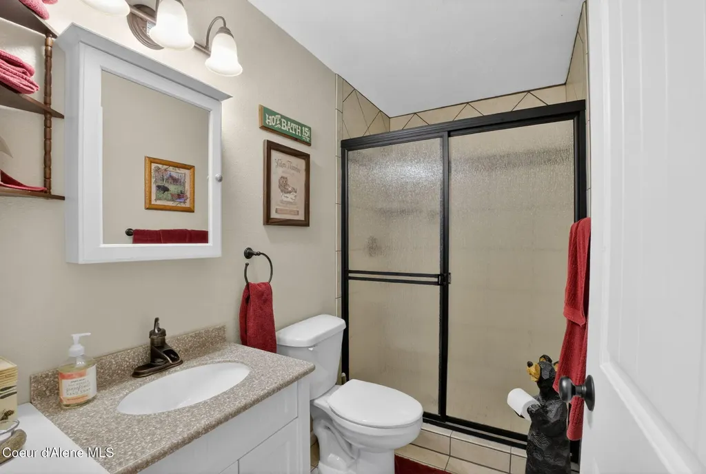 8831 Coyote Trail Road Newport WA 99156