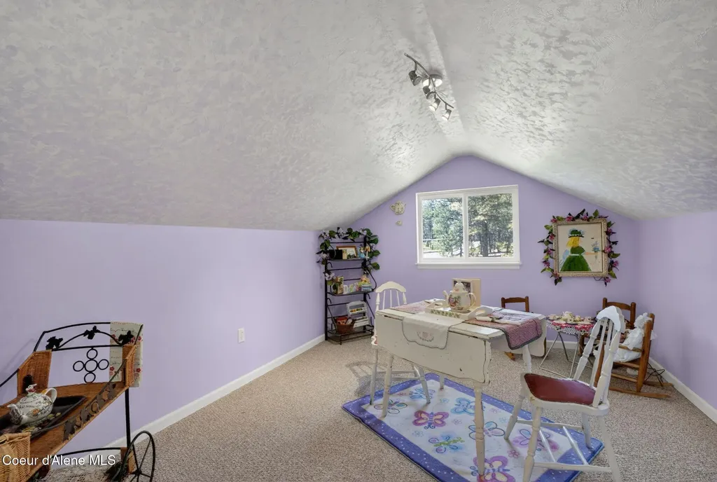8831 Coyote Trail Road Newport WA 99156