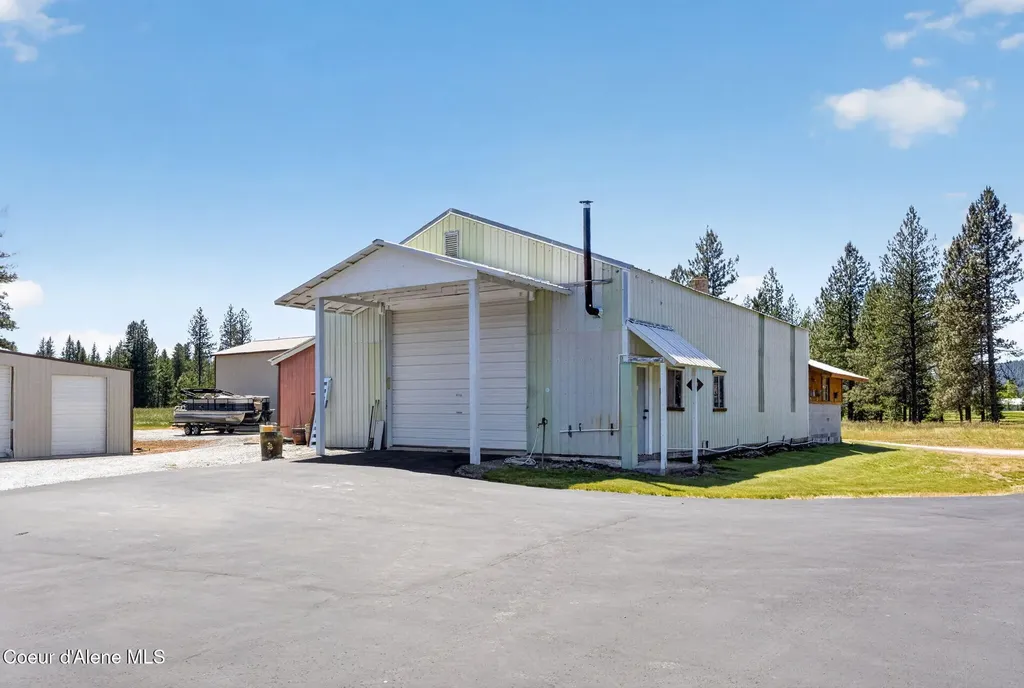 8831 Coyote Trail Road Newport WA 99156