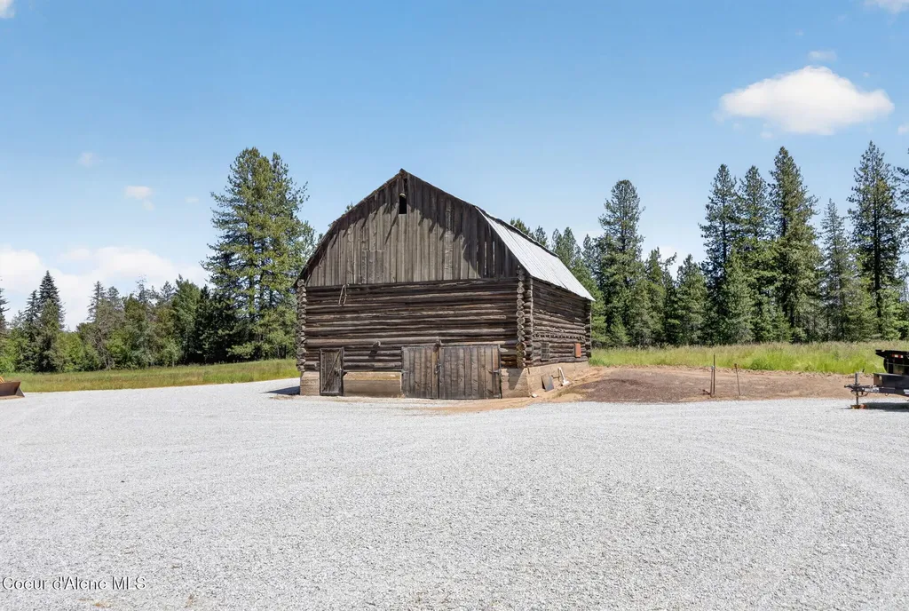 8831 Coyote Trail Road Newport WA 99156