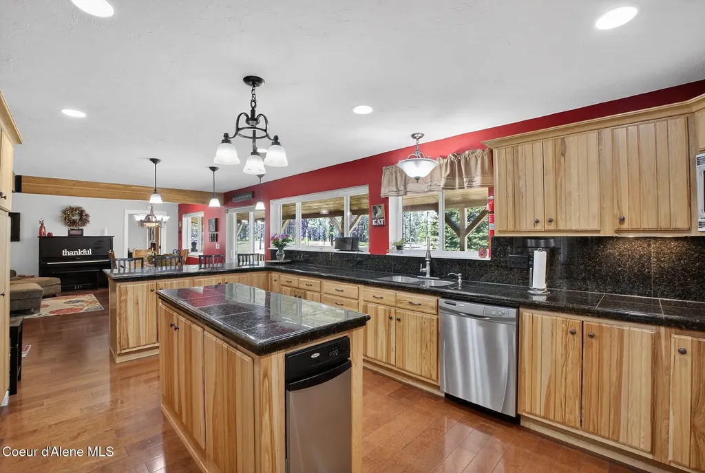 8831 Coyote Trail Road Newport WA 99156