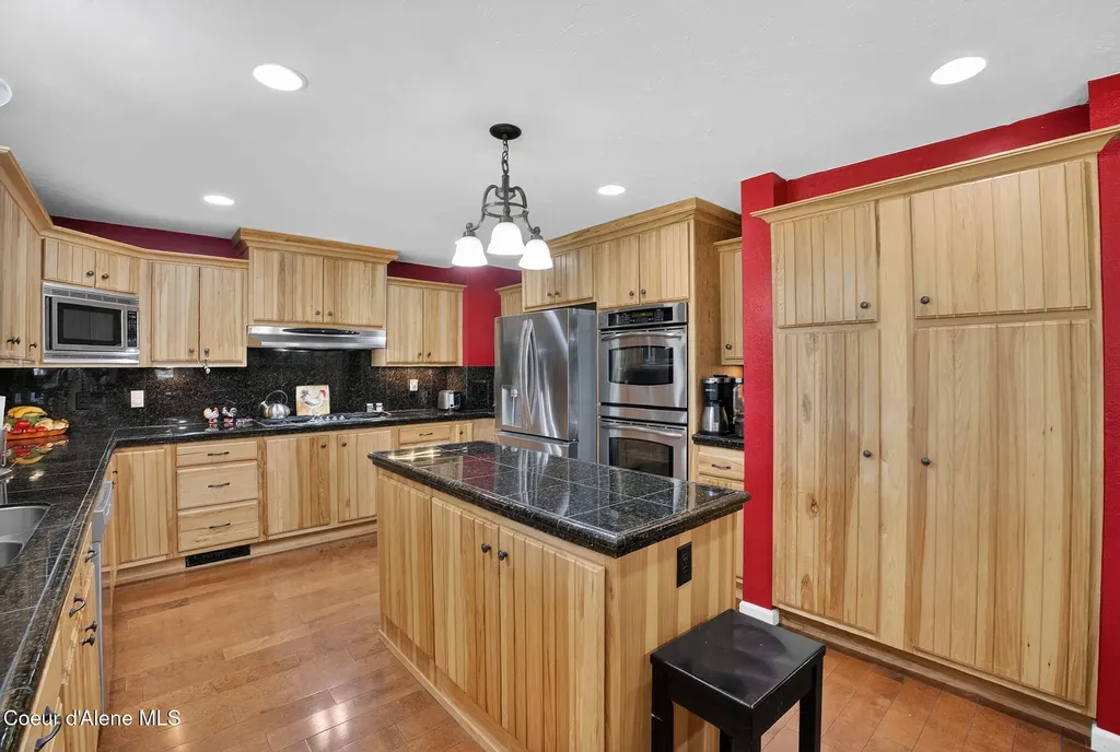 8831 Coyote Trail Road Newport WA 99156