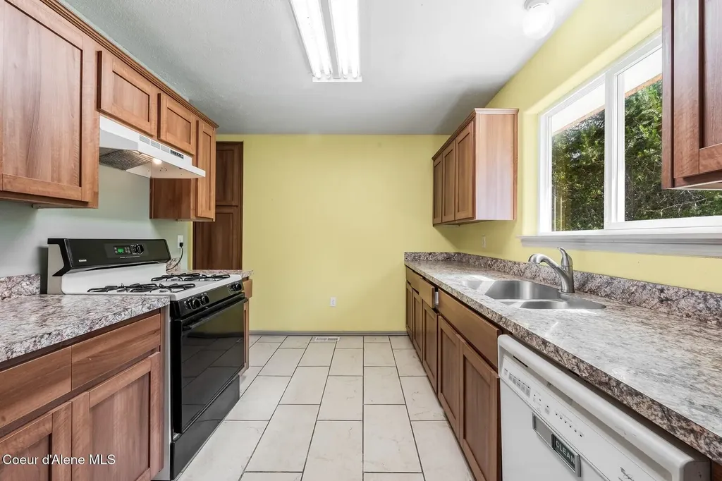 30670 N Meadow Street Athol ID 83801