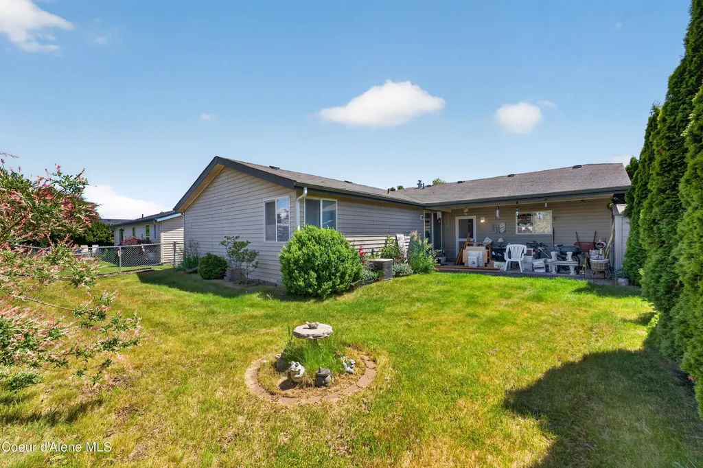 1816 Bounty Loop Hayden ID 83835