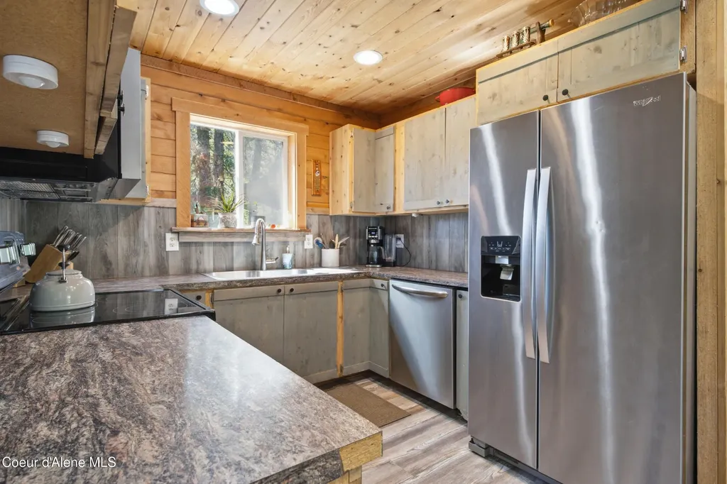 24554 N Estates Drive Athol ID 83801