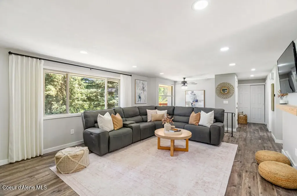 46894 Silver Valley Road #b Smelterville ID 83868