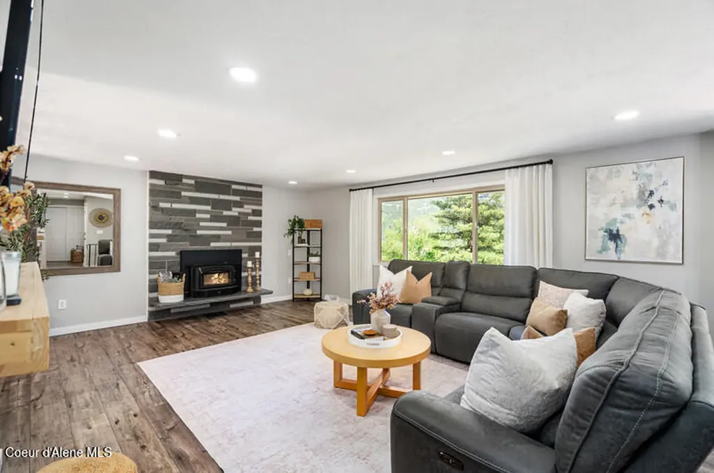 46894 Silver Valley Road #b Smelterville ID 83868