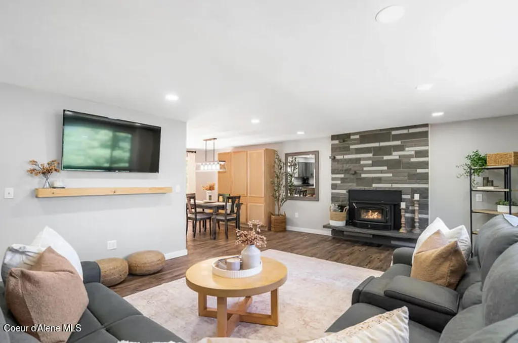 46894 Silver Valley Road #b Smelterville ID 83868