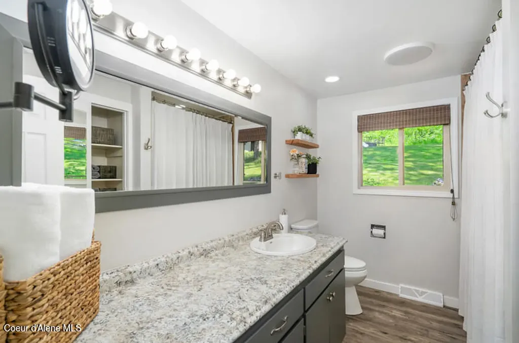 46894 Silver Valley Road #b Smelterville ID 83868