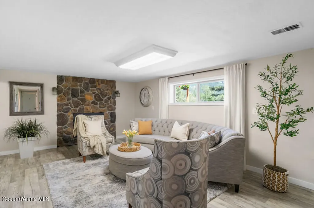 46894 Silver Valley Road #b Smelterville ID 83868