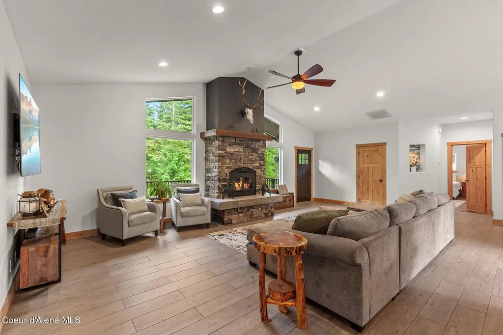32055 N Konikson Lane Athol ID 83801