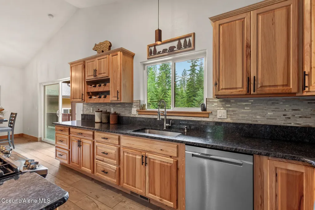 32055 N Konikson Lane Athol ID 83801