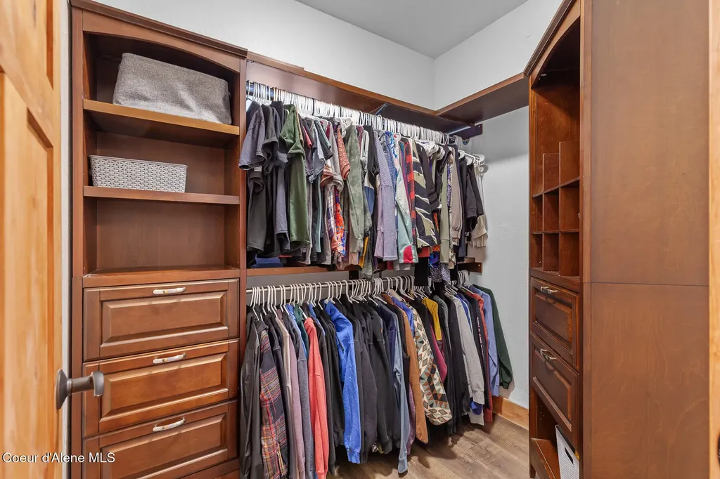 32055 N Konikson Lane Athol ID 83801