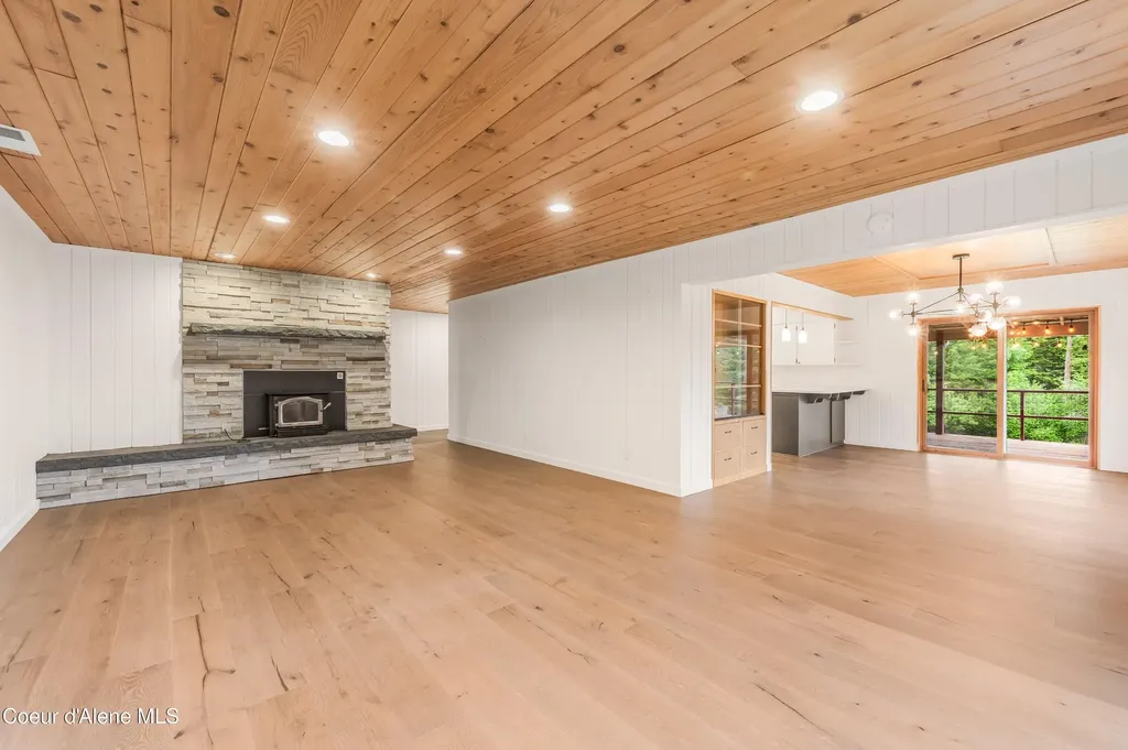 1143 E Rookery Road Hayden ID 83835