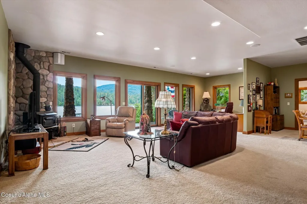 12466 N Holmes Lane Hayden ID 83835