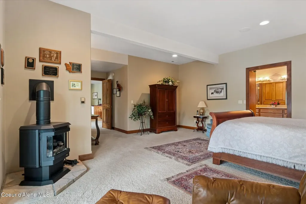 12466 N Holmes Lane Hayden ID 83835