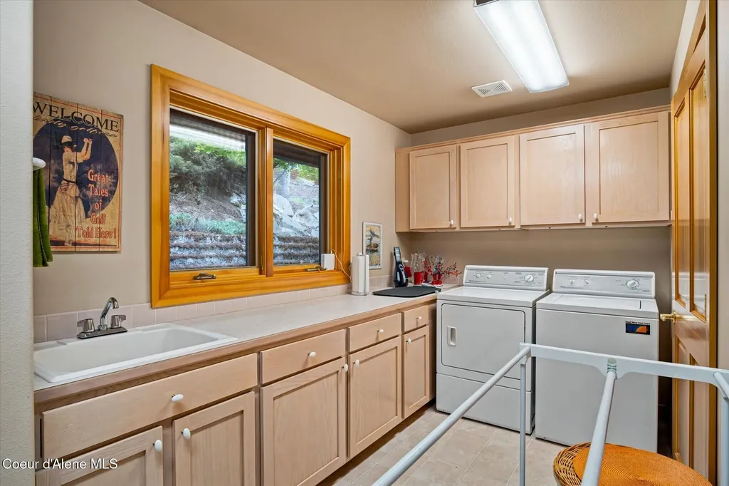 12466 N Holmes Lane Hayden ID 83835
