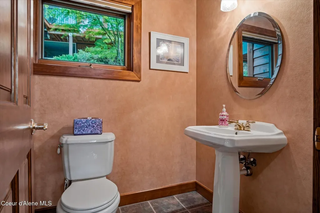 12466 N Holmes Lane Hayden ID 83835