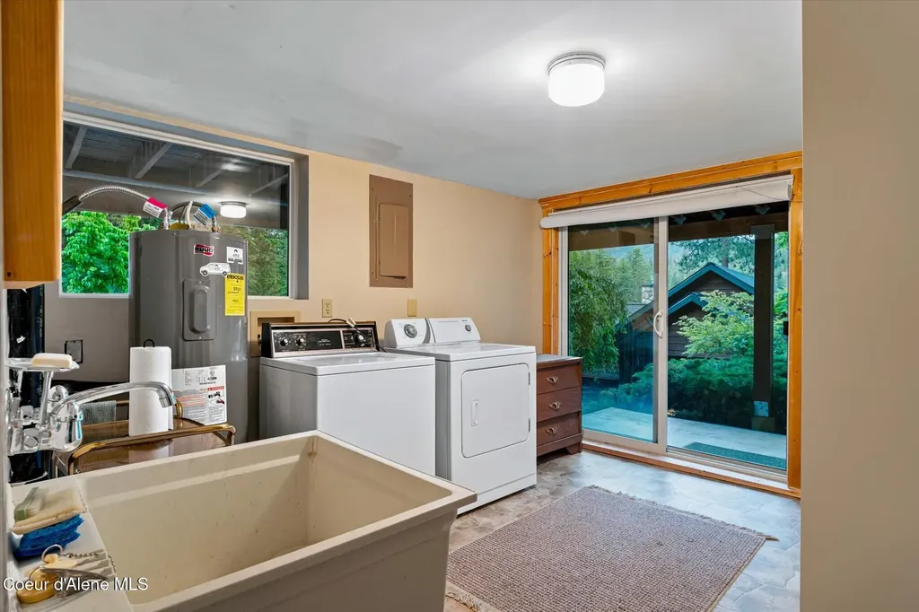 12466 N Holmes Lane Hayden ID 83835