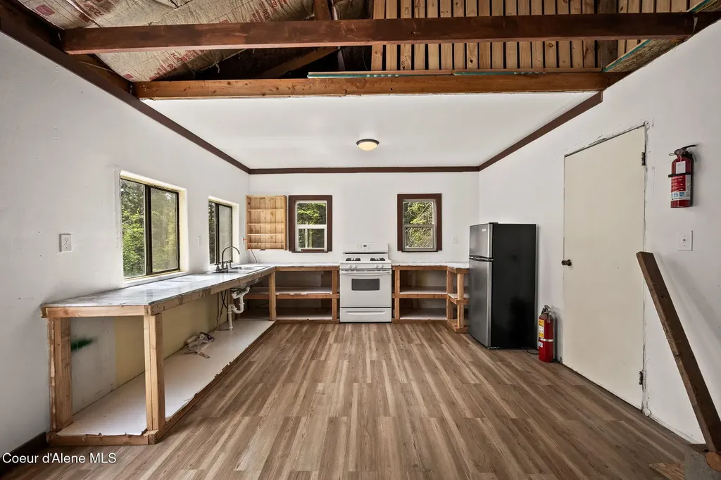 963 Upper Samuels Road Sandpoint ID 83864