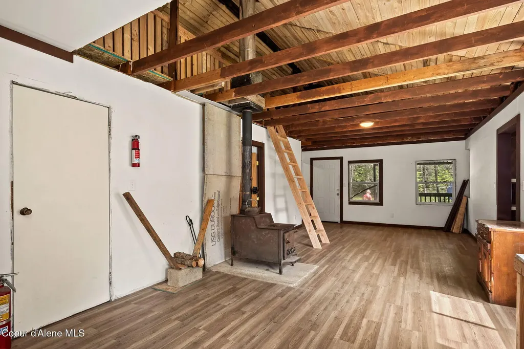 963 Upper Samuels Road Sandpoint ID 83864