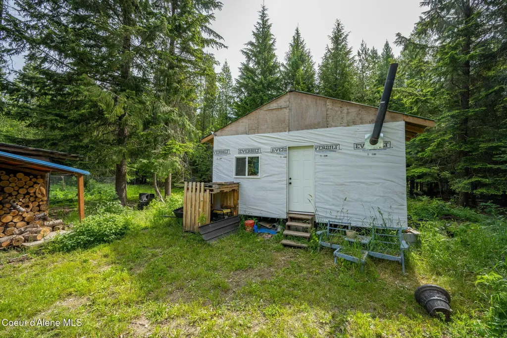 963 Upper Samuels Road Sandpoint ID 83864