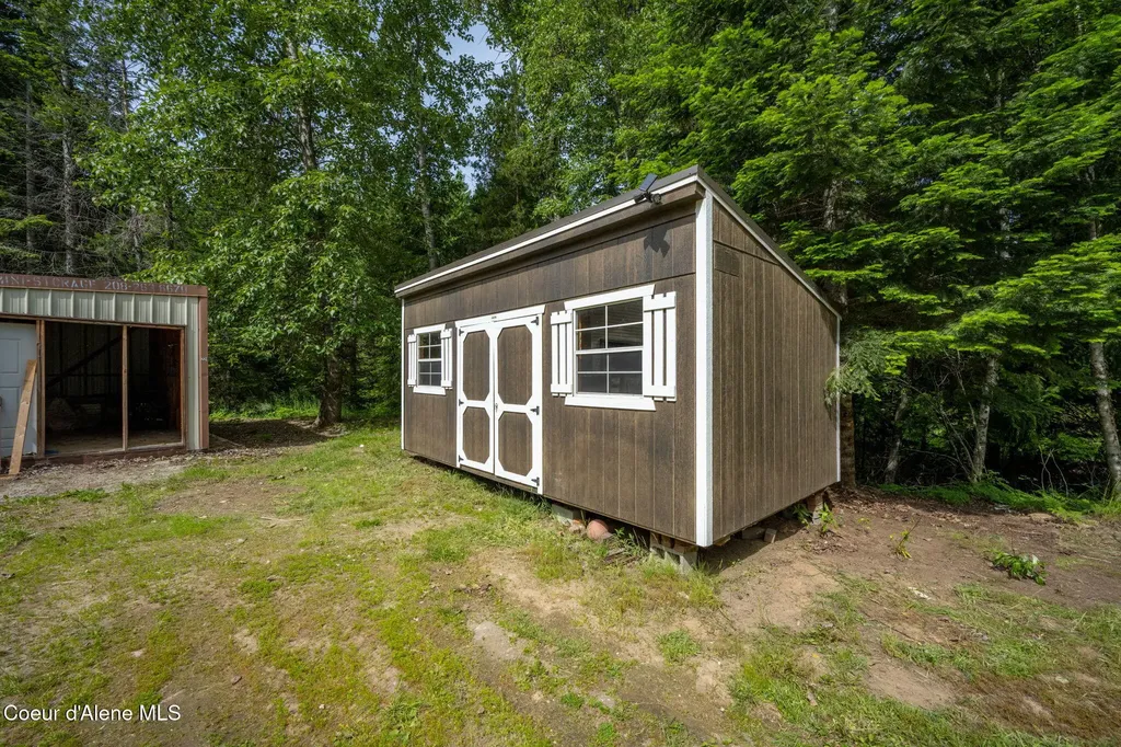 963 Upper Samuels Road Sandpoint ID 83864