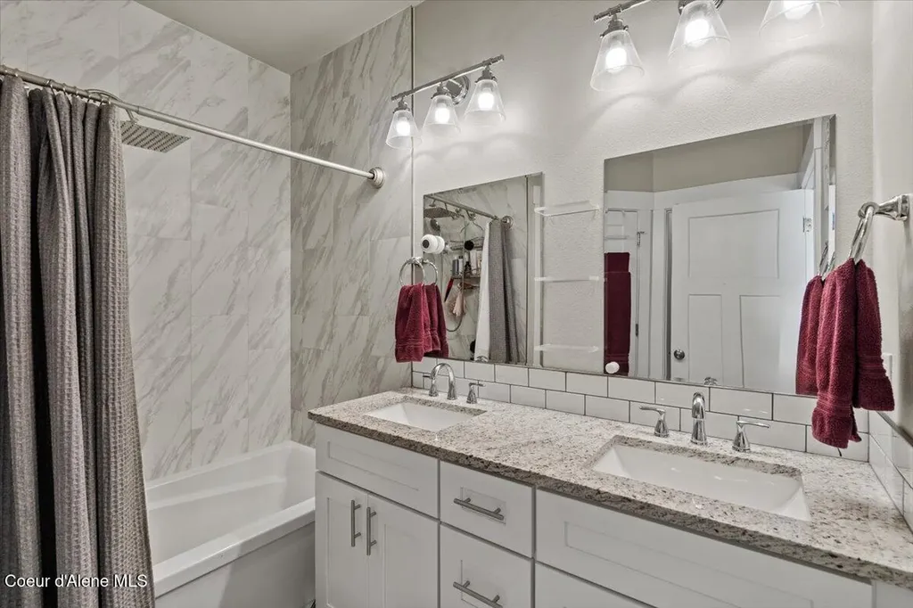 12153 W Moorfield Avenue Post Falls ID 83854