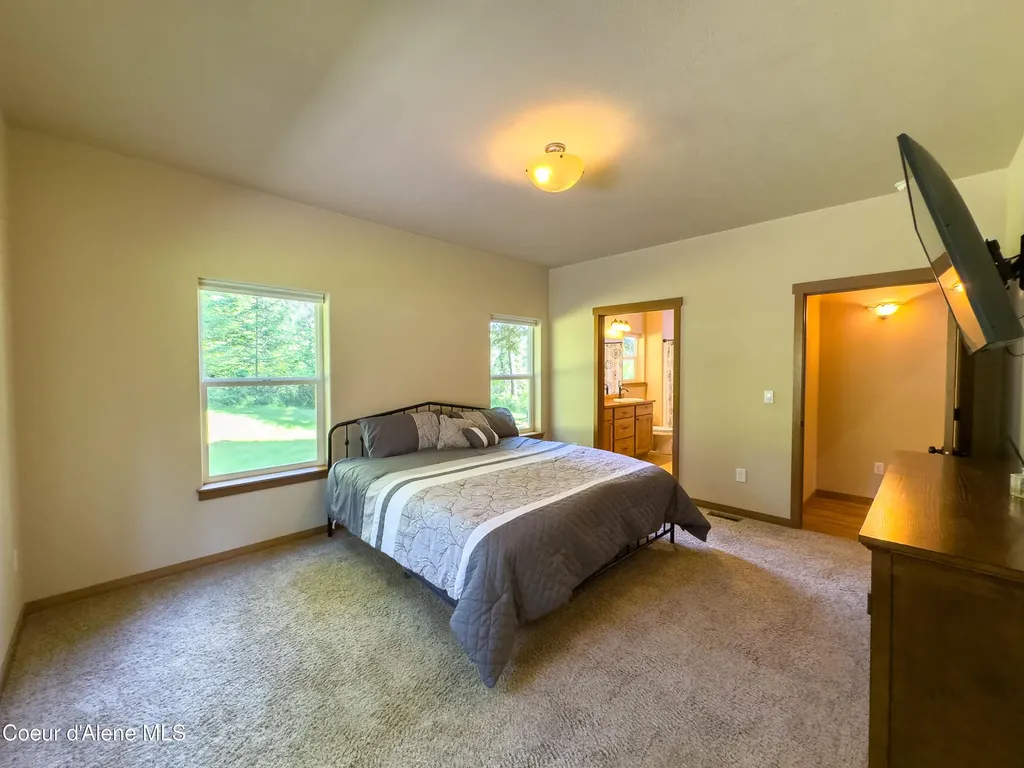 19058 W Panther Rock Court Hauser ID 83854