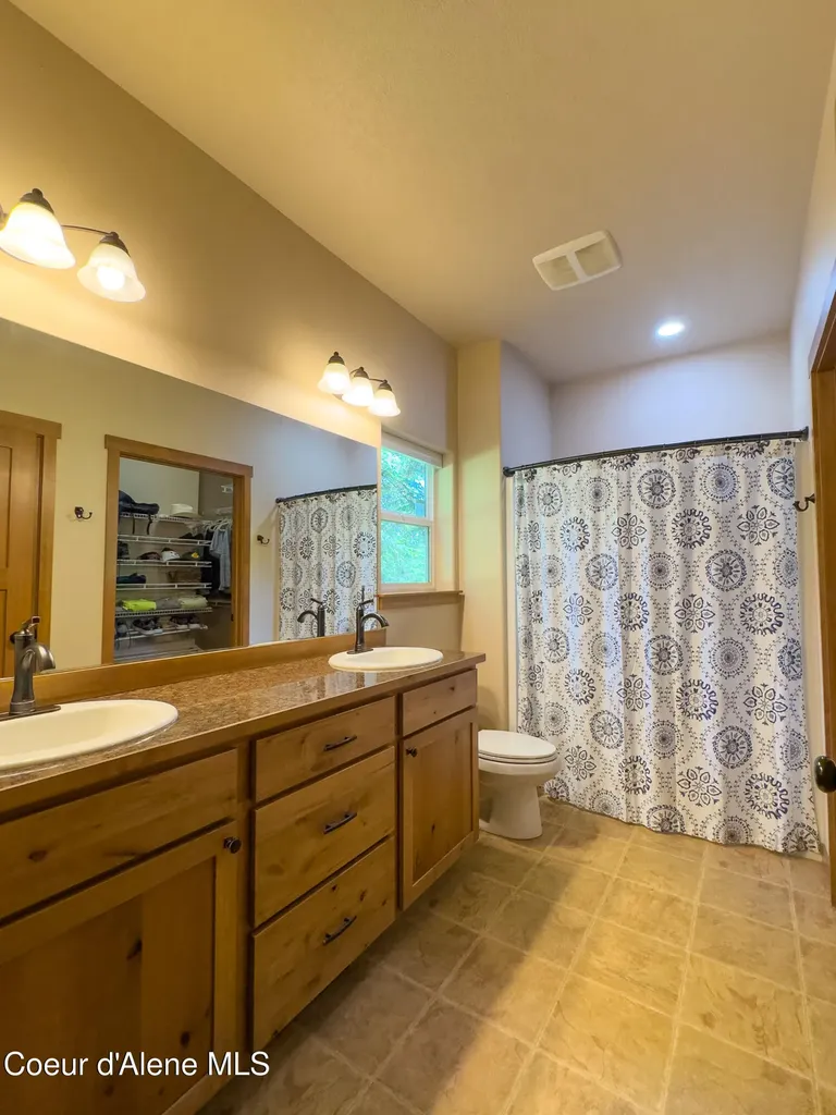 19058 W Panther Rock Court Hauser ID 83854