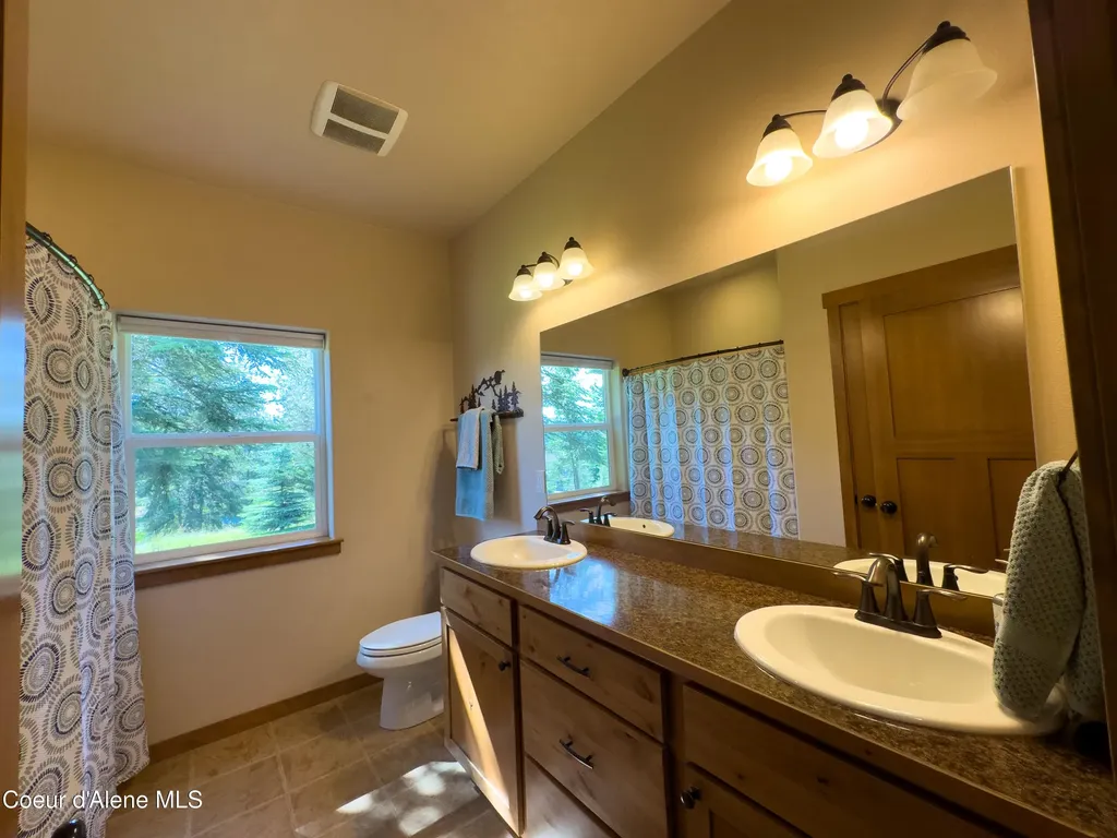 19058 W Panther Rock Court Hauser ID 83854