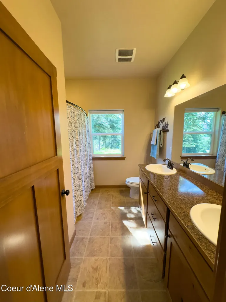 19058 W Panther Rock Court Hauser ID 83854