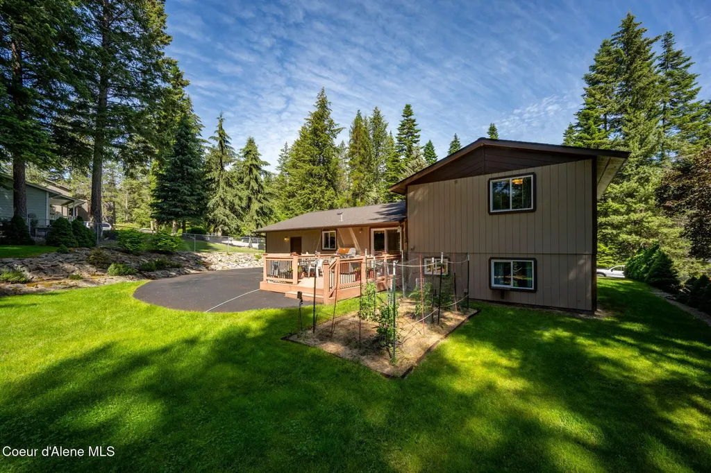 18144 W Hauserview Drive Hauser ID 83854