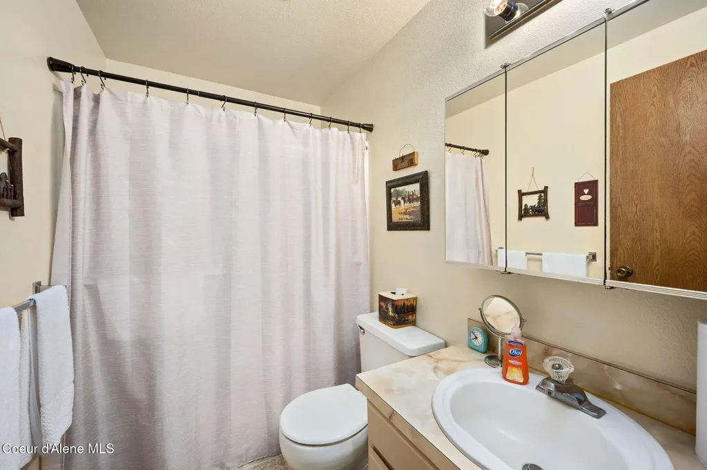 18144 W Hauserview Drive Hauser ID 83854