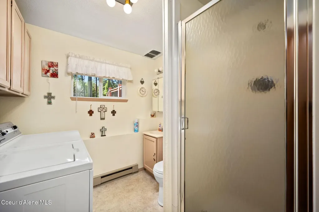 18144 W Hauserview Drive Hauser ID 83854